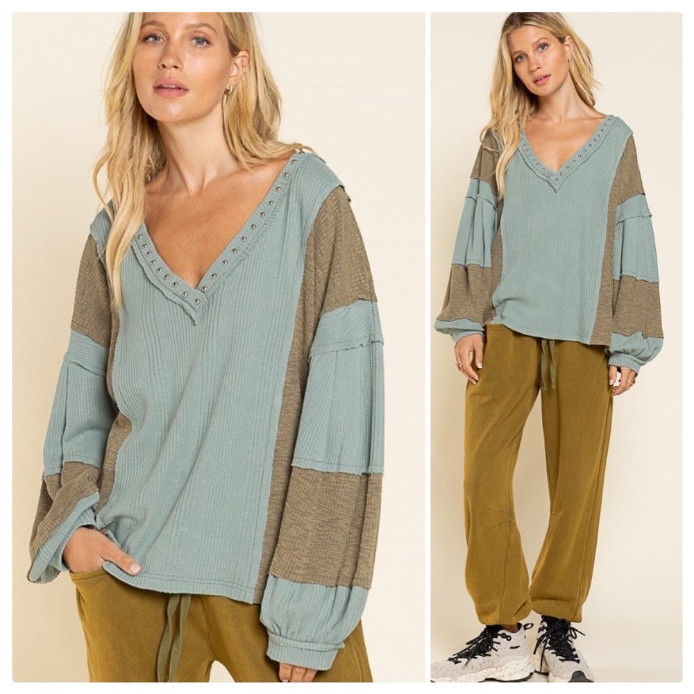 *NEW COLOR* POL Raw Edge Color Block Top - Picture 13 of 16